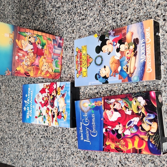 Vintage Disney VHS Christmas box set - Picture 2 of 6